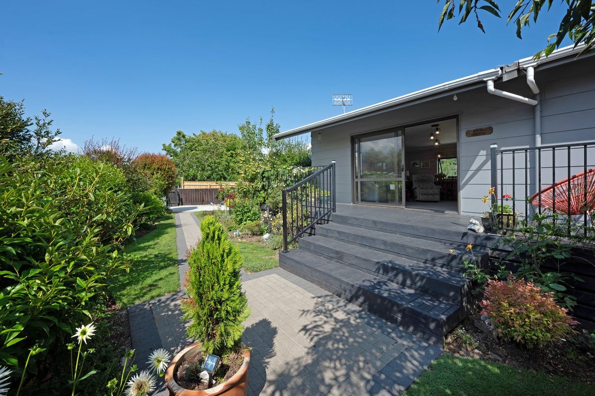 5A Streamdale Place, Ngongotaha, Rotorua - Carousel 1