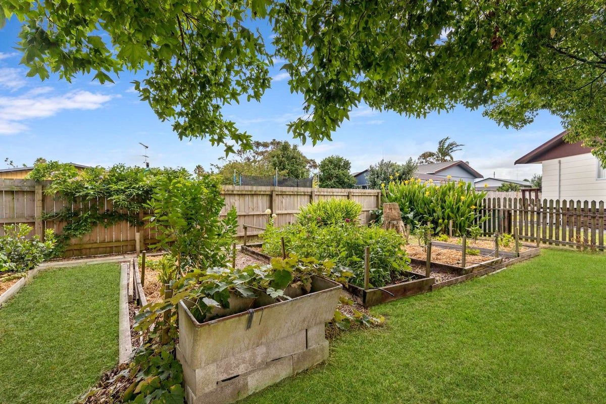 17 Te Moau Avenue, Parakai, Helensville - Carousel 20