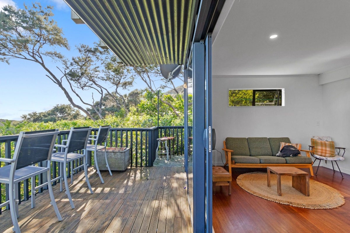 30 Okoka Road, Omiha, Waiheke Island - Carousel 2