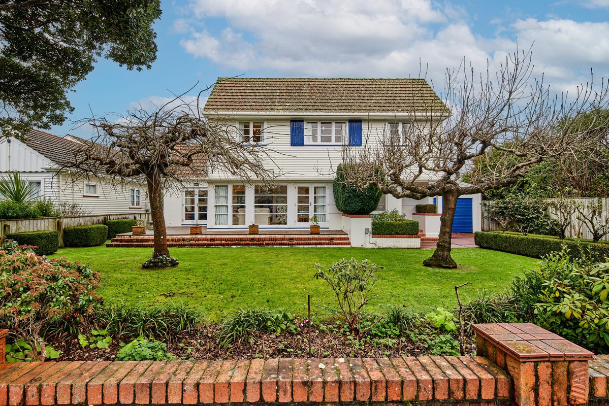 2 Military Road, Boulcott, Lower Hutt - Carousel 1