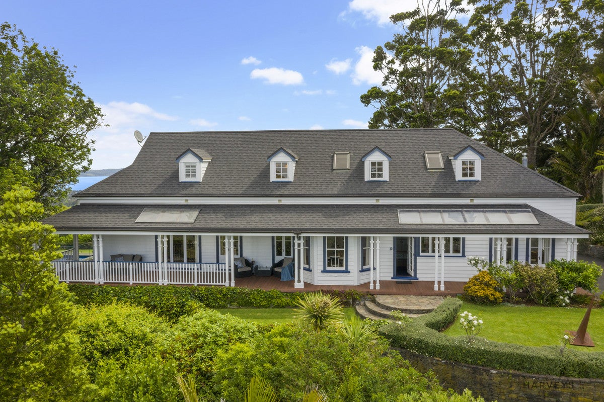 14 Rangiwai Road, Titirangi, Auckland - Carousel 1