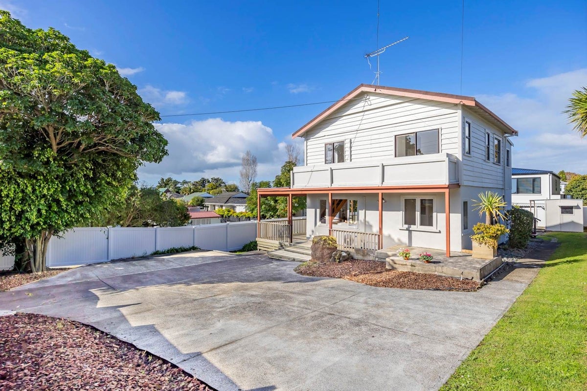 80 Nile Road, Milford, Auckland - Carousel 1