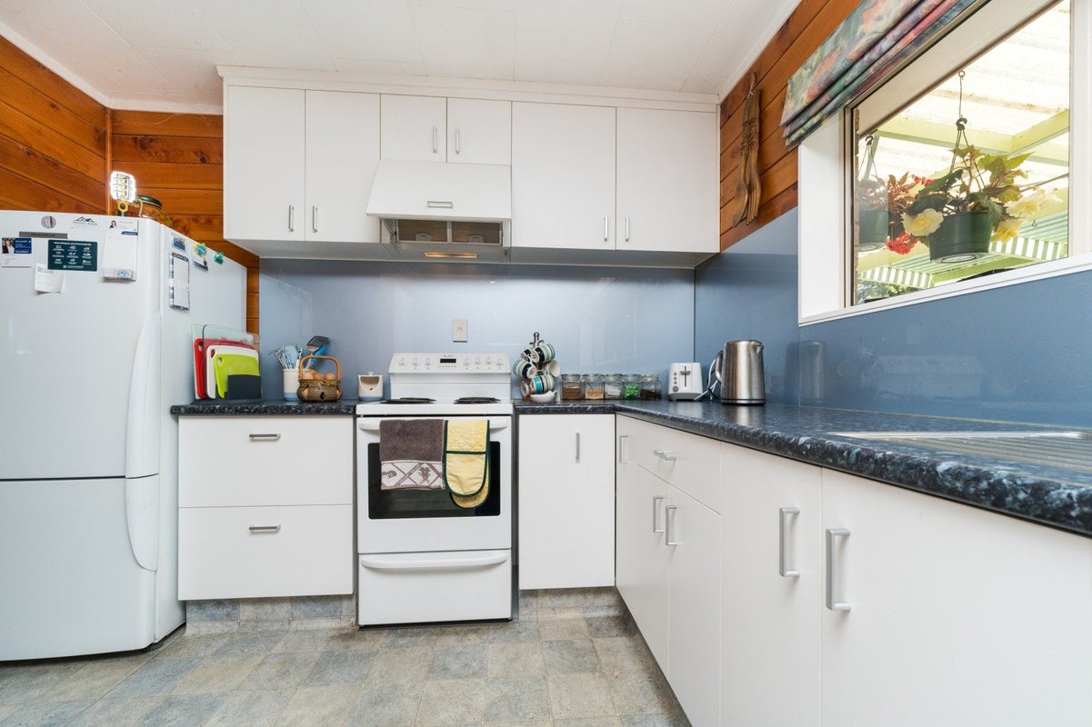 12A Carthew Street, Feilding, Feilding - Carousel 2