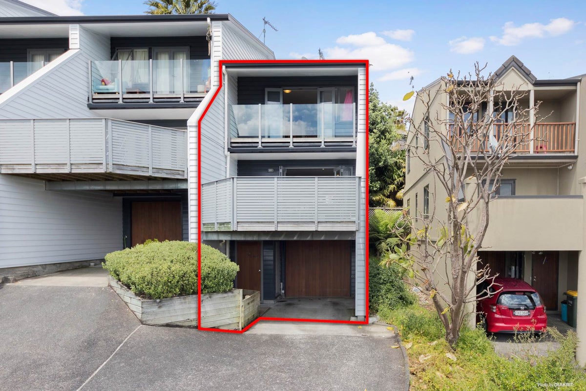 4/11 Pannill Place, Oteha, Auckland - Carousel 1