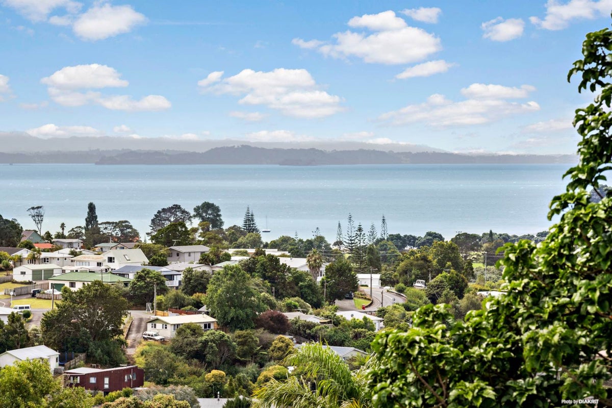 73A Wade River Road, Stanmore Bay, Whangaparaoa - Carousel 2