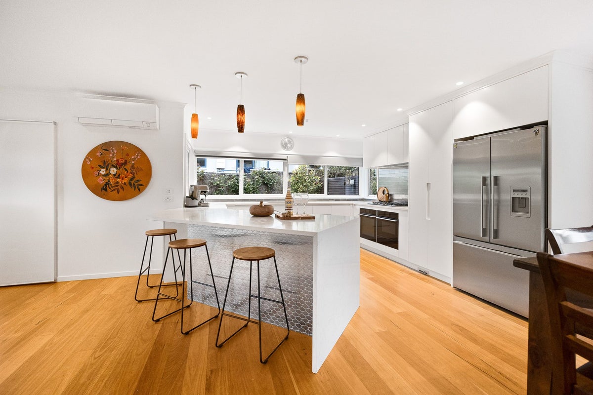 14 Pounamu Avenue, Greenhithe, Auckland - Carousel 2