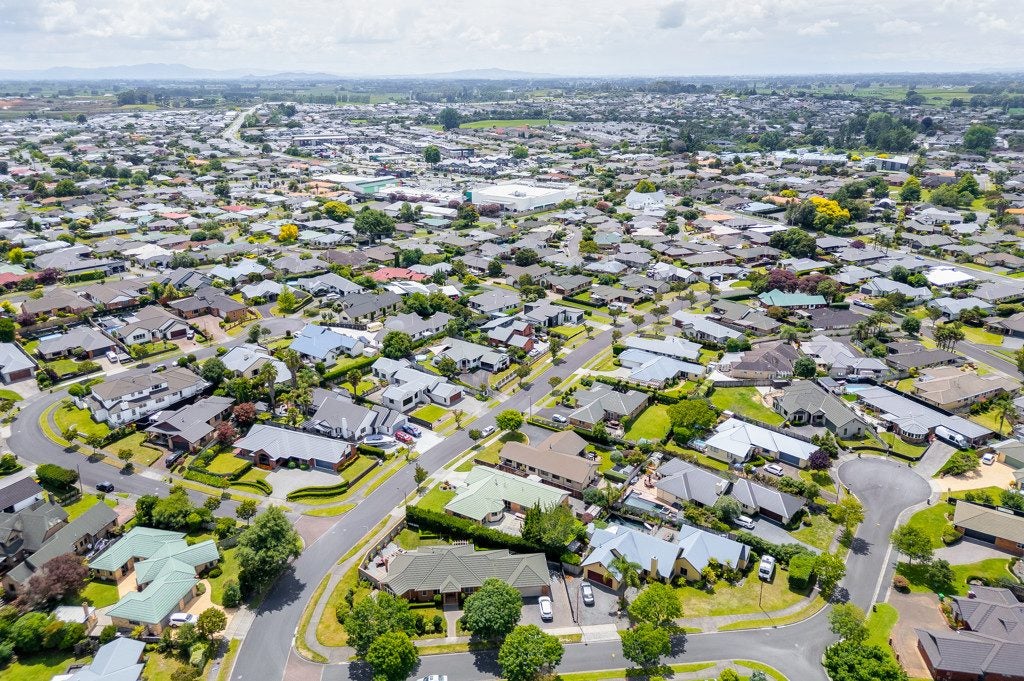 49 Cairns Crescent, Rototuna, Hamilton - Carousel 38