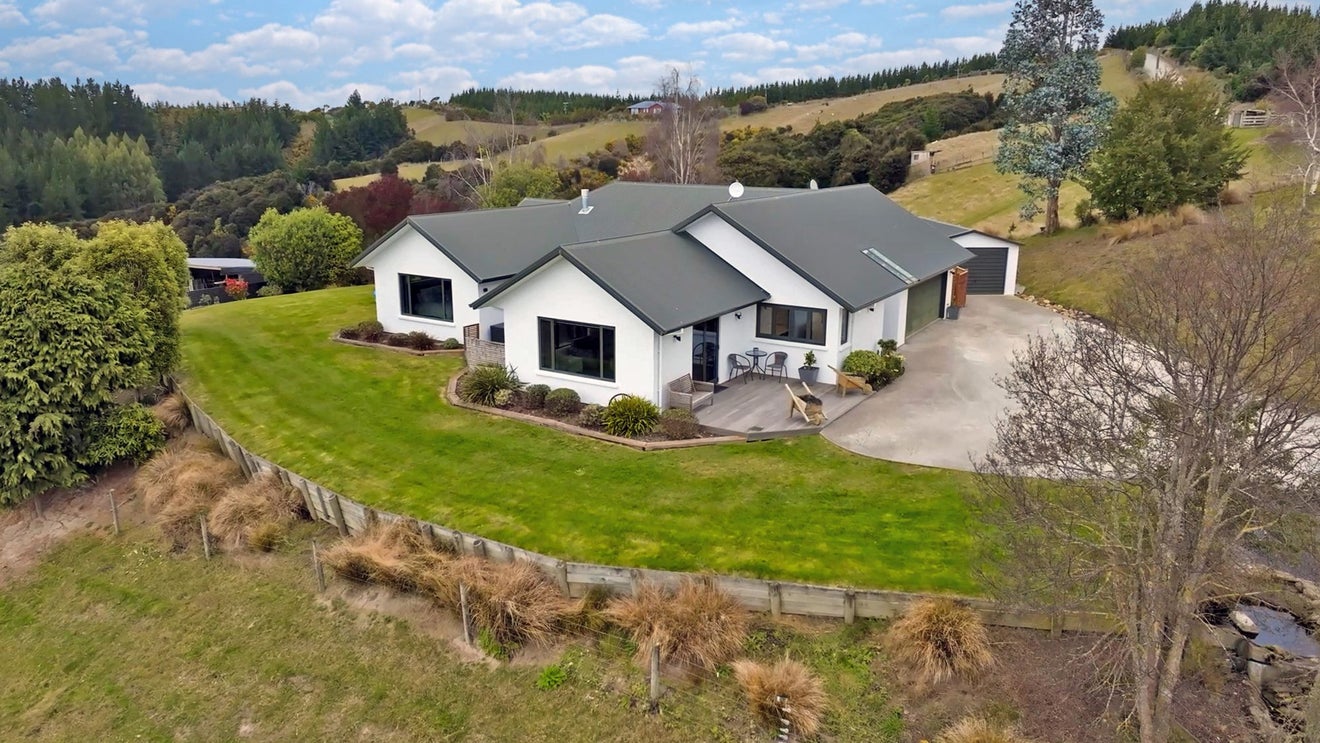 229 Big Stone Road, Brighton, Dunedin - Carousel 1
