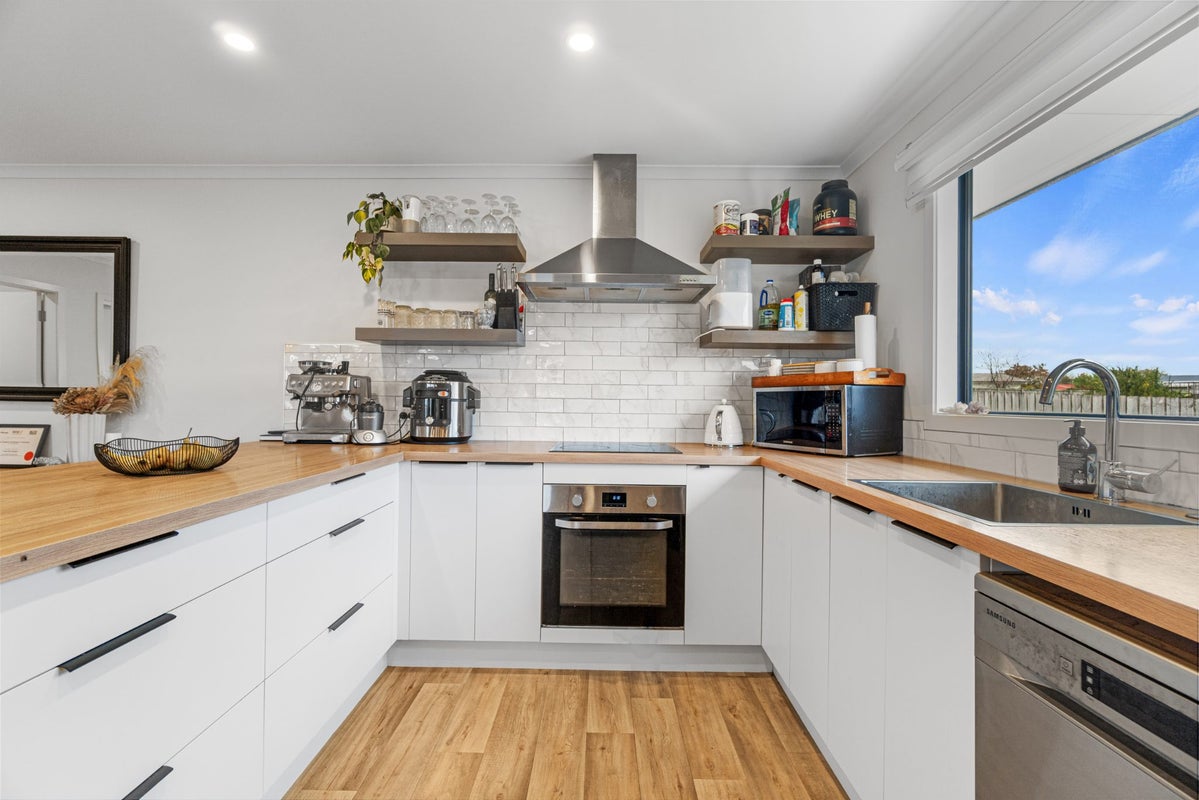 9C Haultain Street, Kihikihi, Waipa, Waikato - Carousel 2
