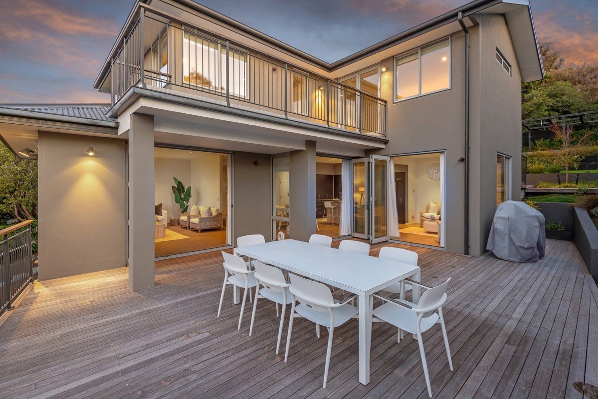 18 Seamount Terrace, Mount Pleasant, Christchurch - Carousel 1