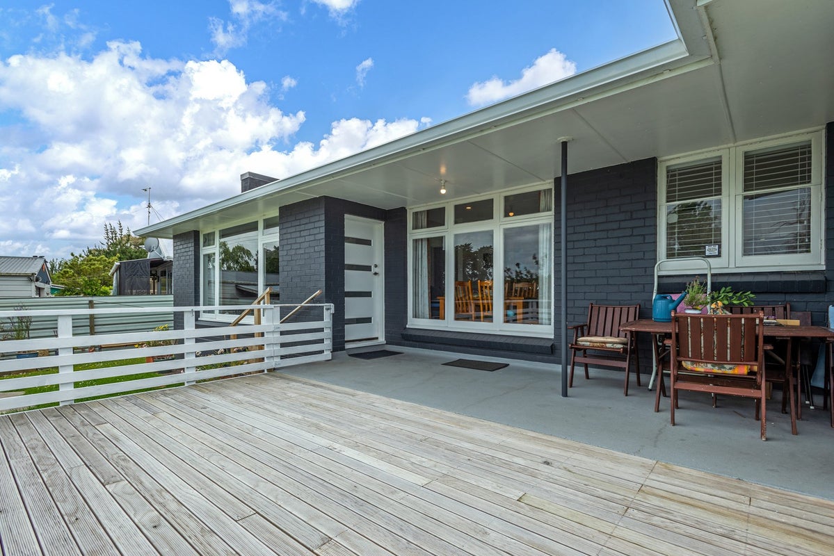 5 Nathan Place, West End, Palmerston North - Carousel 2