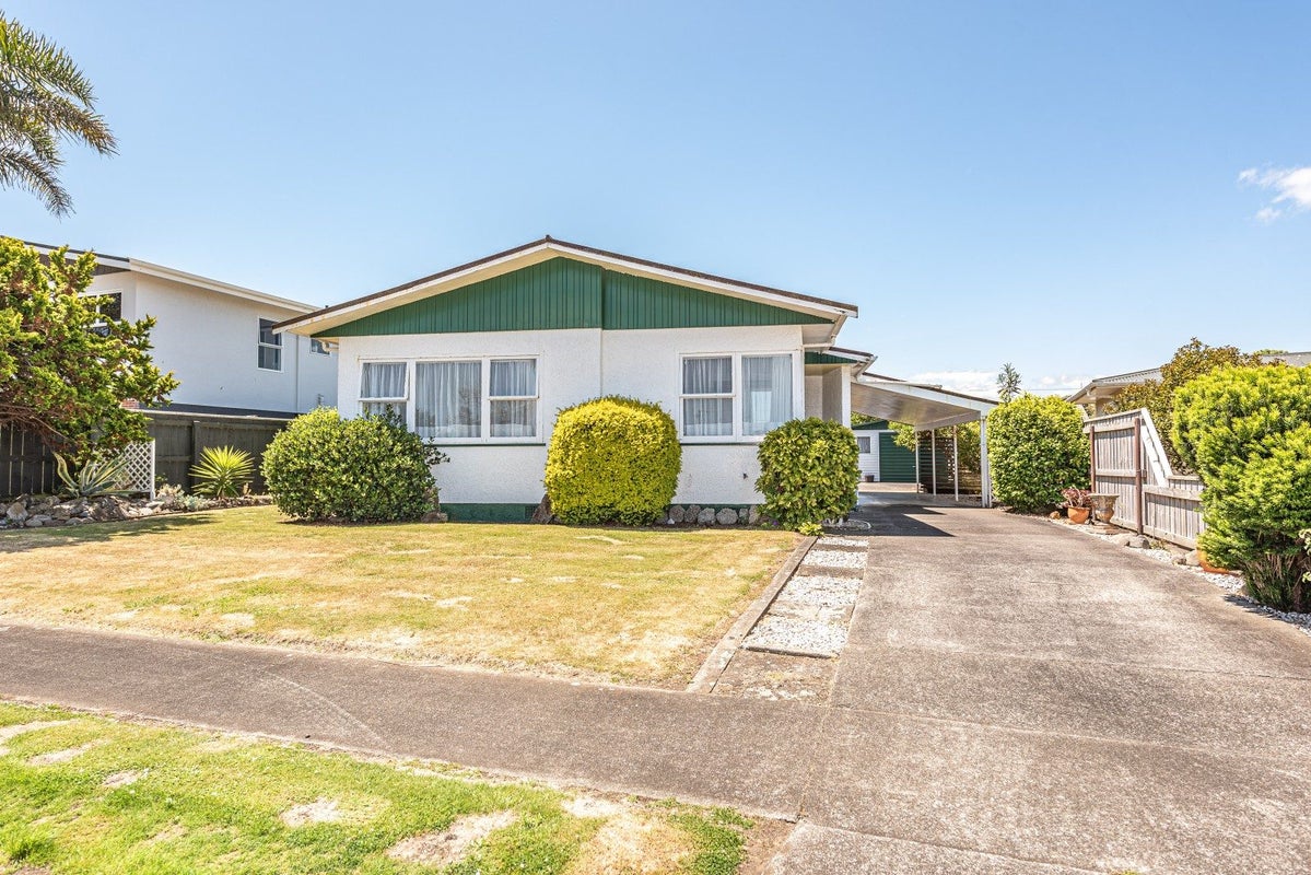 12 Lindsey Crescent, Springvale, Whanganui - Carousel 1