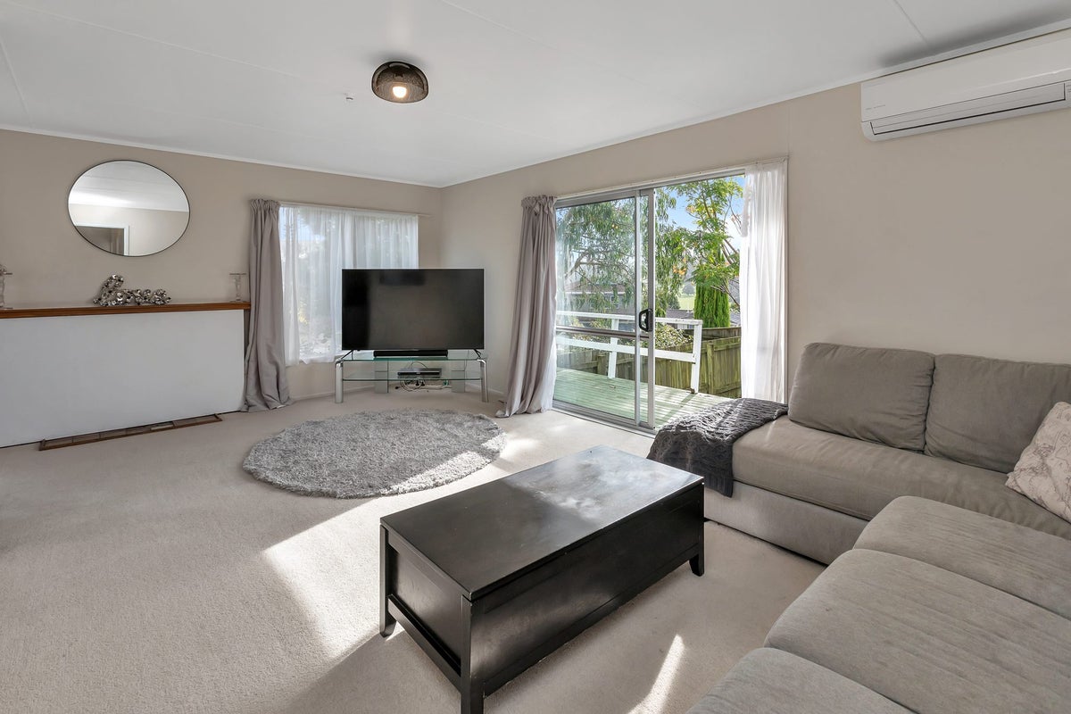4 El Viso Place, Kamo, Whangarei - Carousel 1