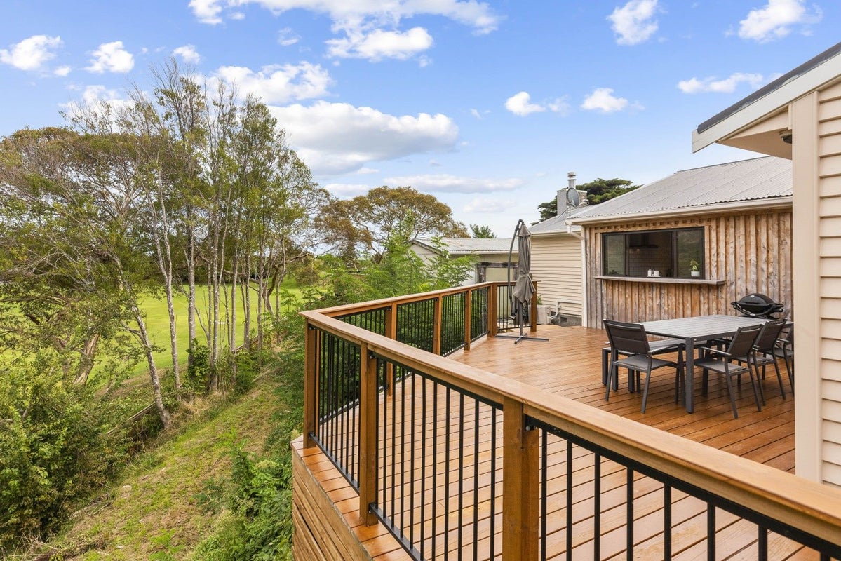 56 Aorangi Road, Paraparaumu - Carousel 1