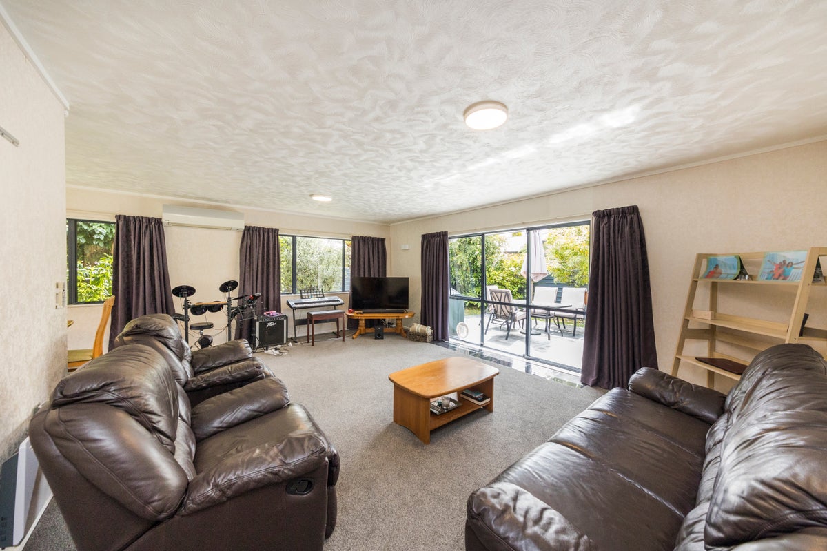 24 Sheffield Street, Awapuni, Palmerston North - Carousel 2