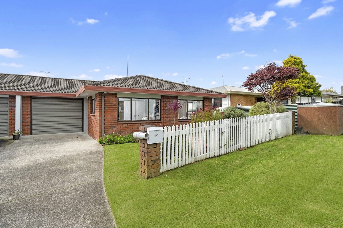 11C Kiteroa Street, Greerton, Tauranga - Carousel 1