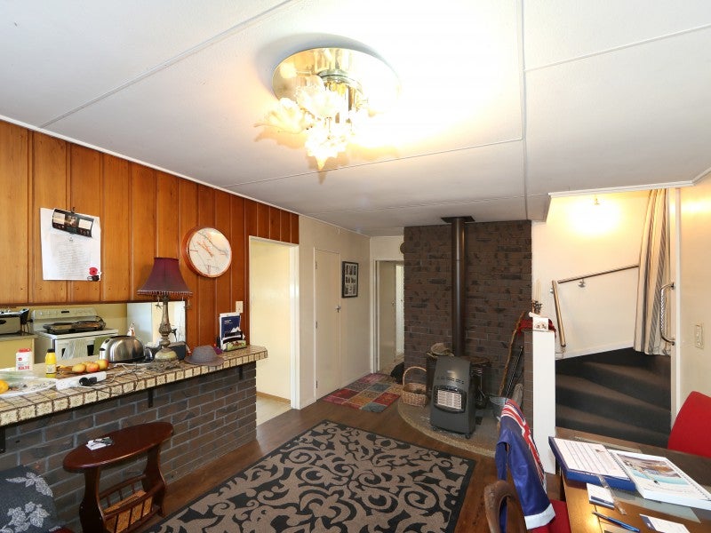 65 Caernarvon Drive, Flaxmere, Hastings - Carousel 2