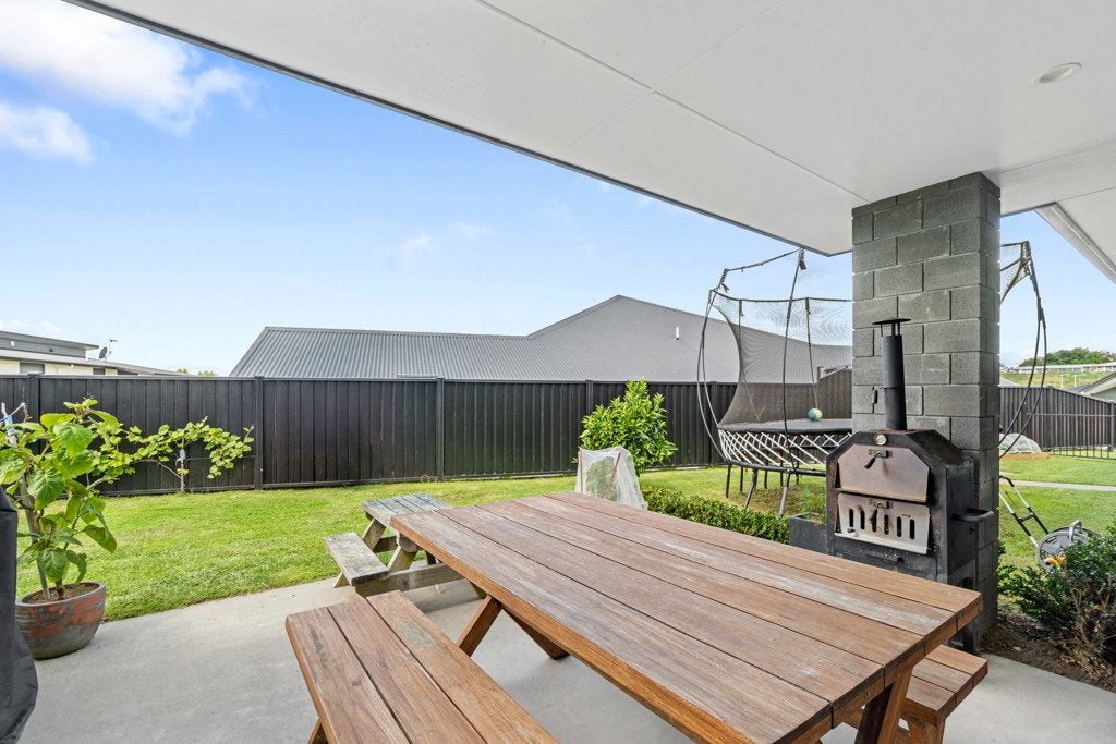 21 Oak Ridge Drive, Te Awamutu, Te Awamutu - Carousel 2