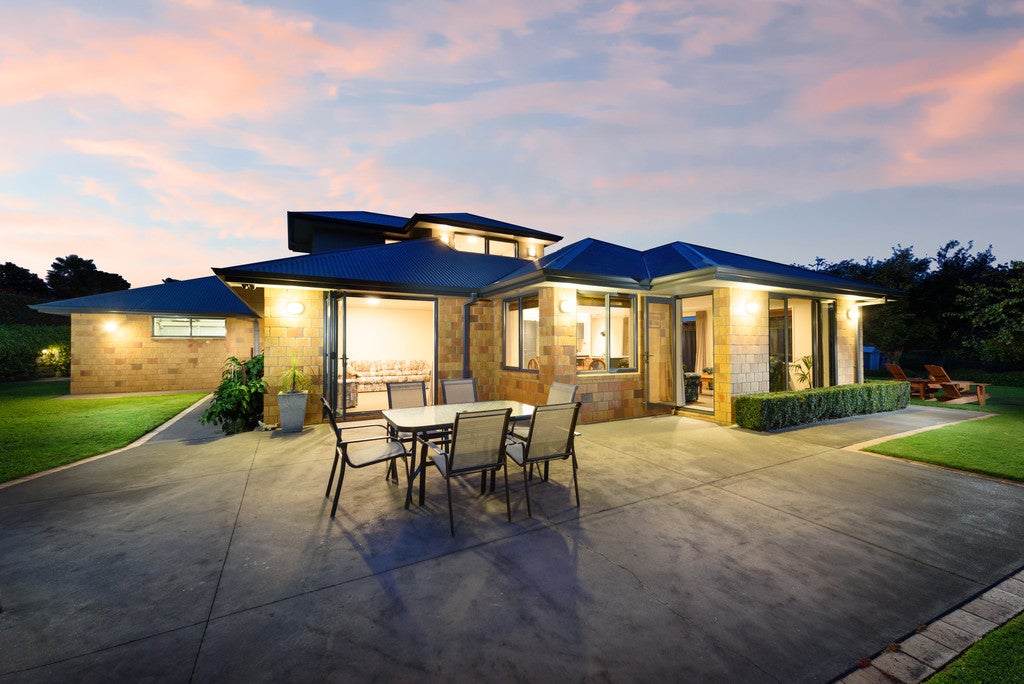 33 Te Karaka Drive, Te Puna, Tauranga - Carousel 1