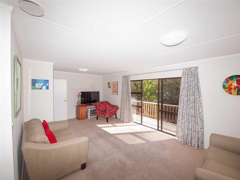 4 Atwood Grove, Churton Park, Wellington - Carousel 2