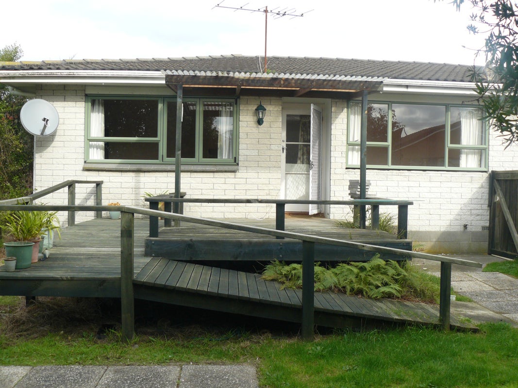 27B Barron Crescent, Fenton Park, Rotorua - Carousel 1