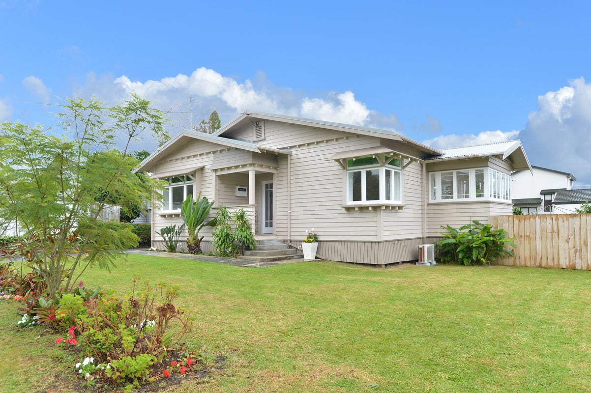 2 Oranga Road, Kensington, Whangarei - Carousel 1