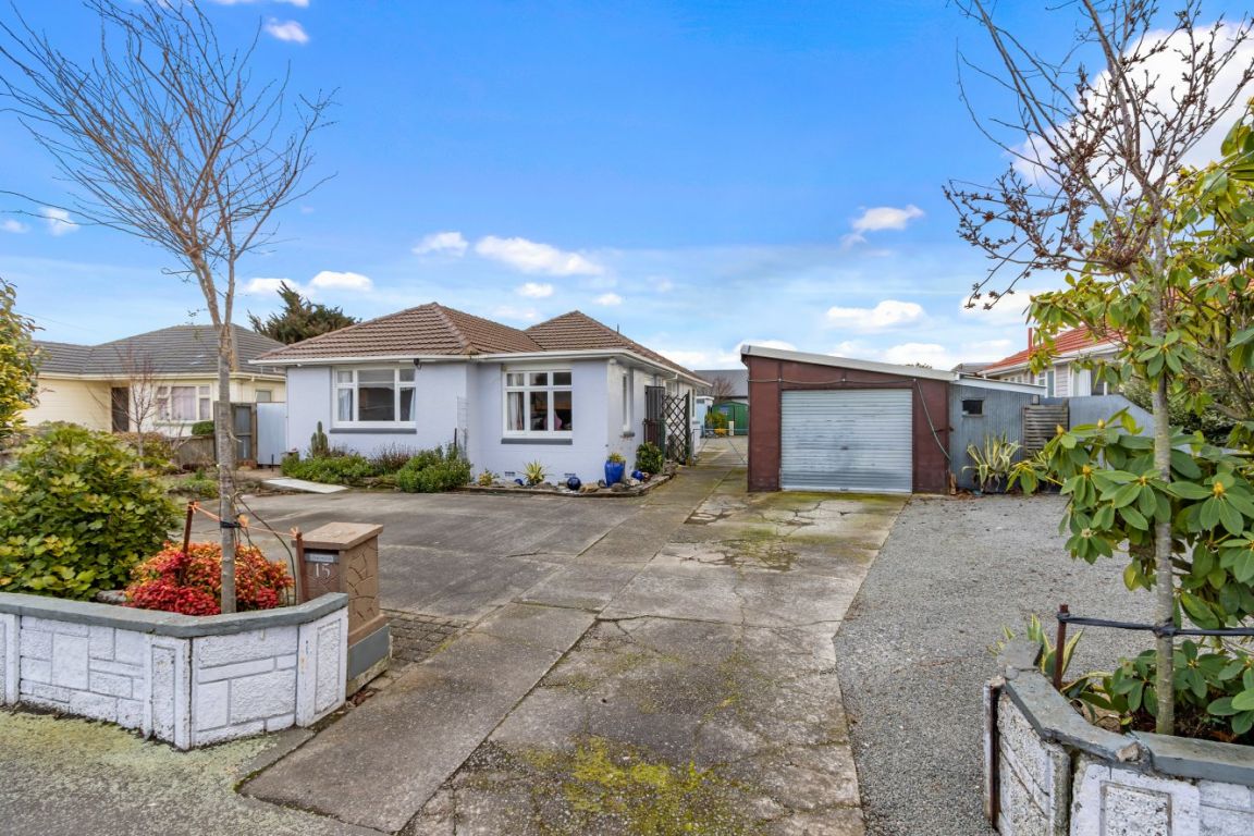 15 Tauiwi Crescent, Hei Hei, Christchurch - Carousel 1