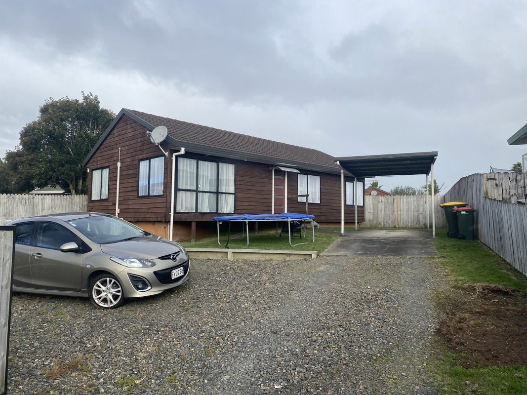 37 Riverton Drive, Randwick Park, Auckland - Carousel 1