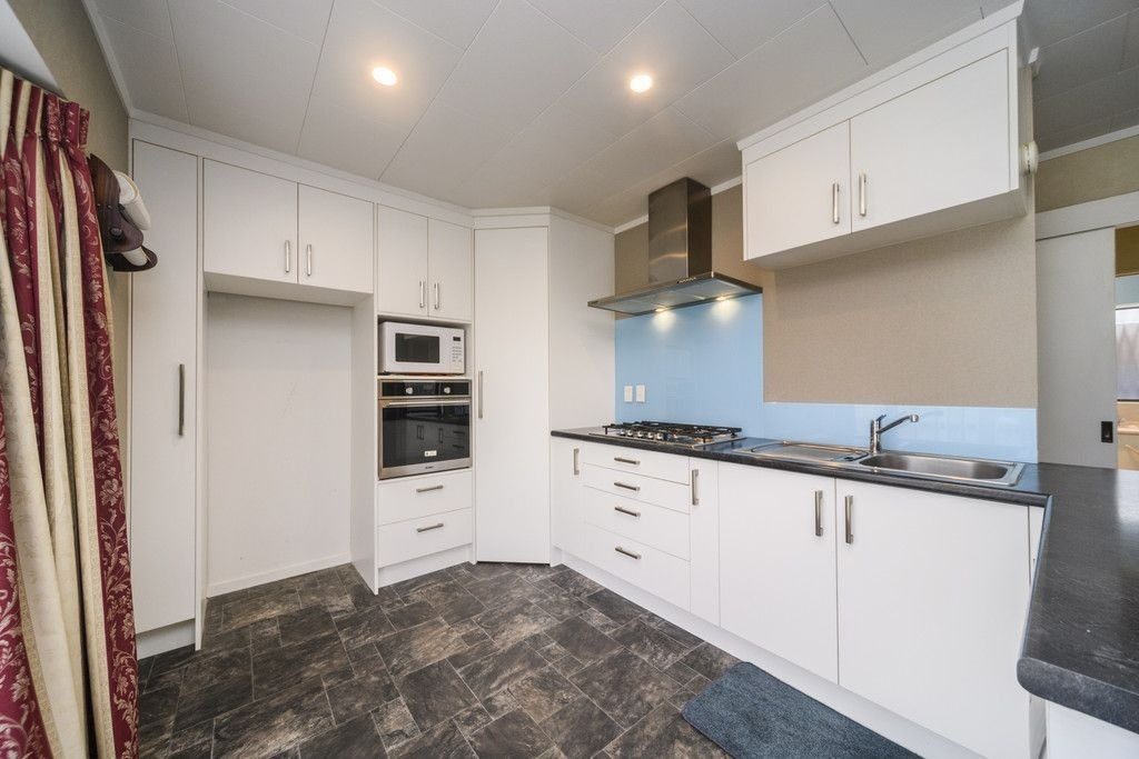 110 Amberley Avenue, Highbury, Palmerston North - Carousel 2