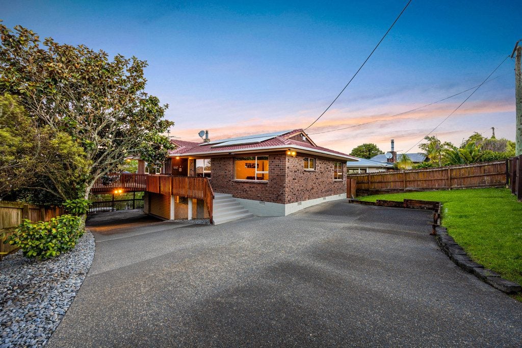 255 Glengarry Road, Glen Eden, Auckland - Carousel 1
