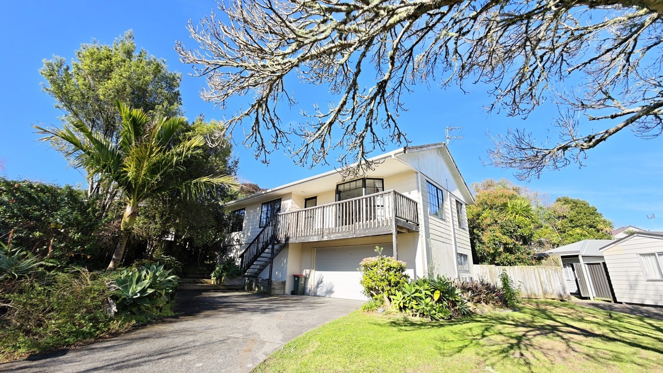18 Sunward Rise, Glenfield, Auckland - Carousel 2