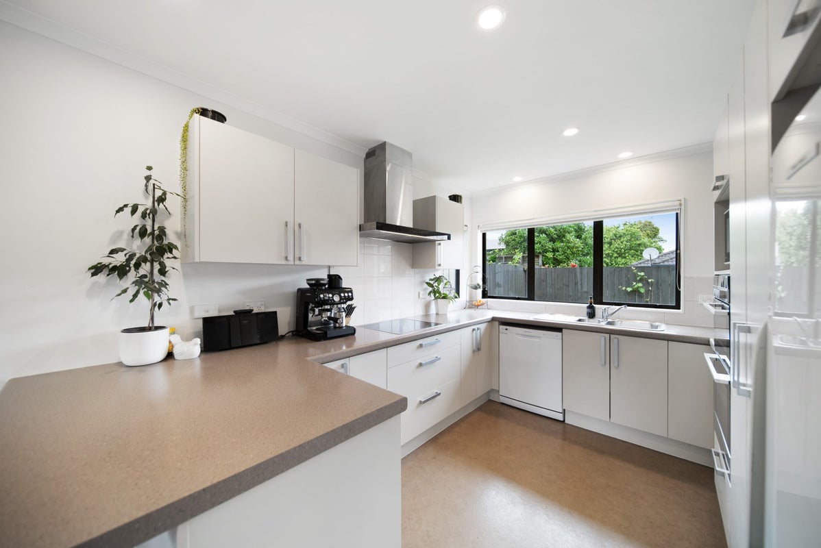 17A Callis Avenue, Opaheke, Papakura - Carousel 1