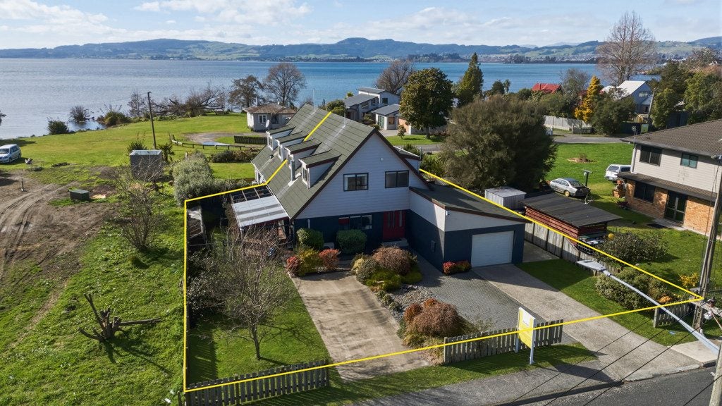 15 Haumoana Street, Koutu, Rotorua - Carousel 1