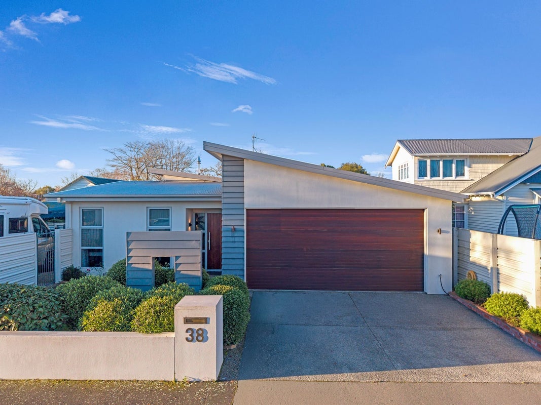 38 Middle road, Allenton, Ashburton - Carousel 1