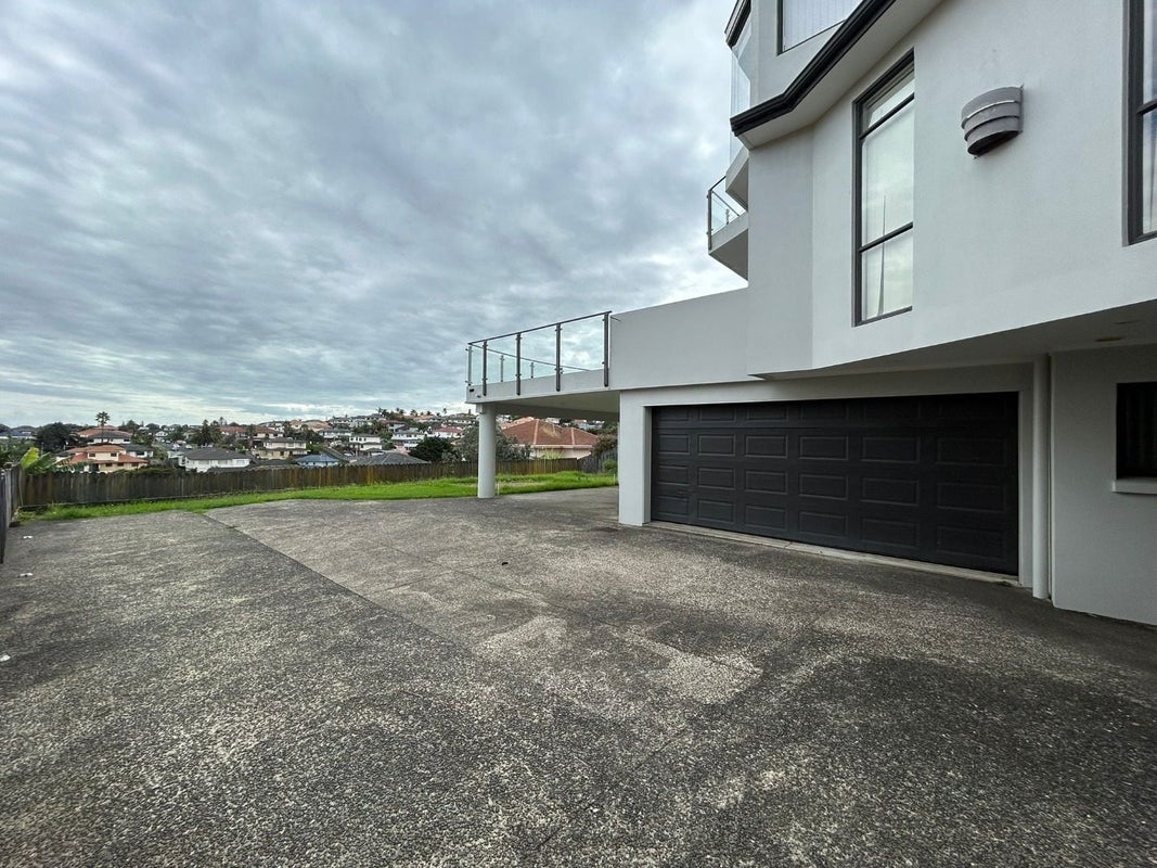 3 The Enclave, Totara Heights, Auckland - Carousel 2
