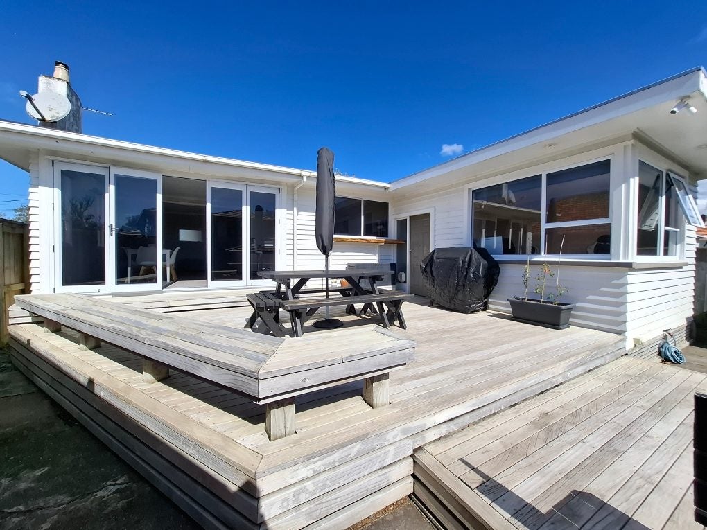 21 Tarahua Road, Vogeltown, New Plymouth - Carousel 1