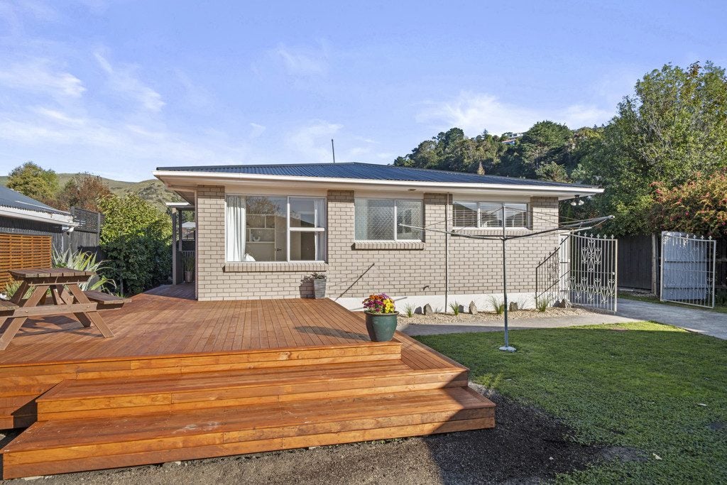 2/1 LEONARD PLACE, Saint Martins, Christchurch - Carousel 2
