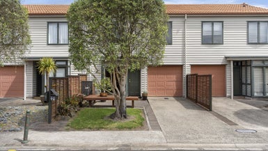 74/1 Ambrico Place, New Lynn, Auckland - Carousel 1