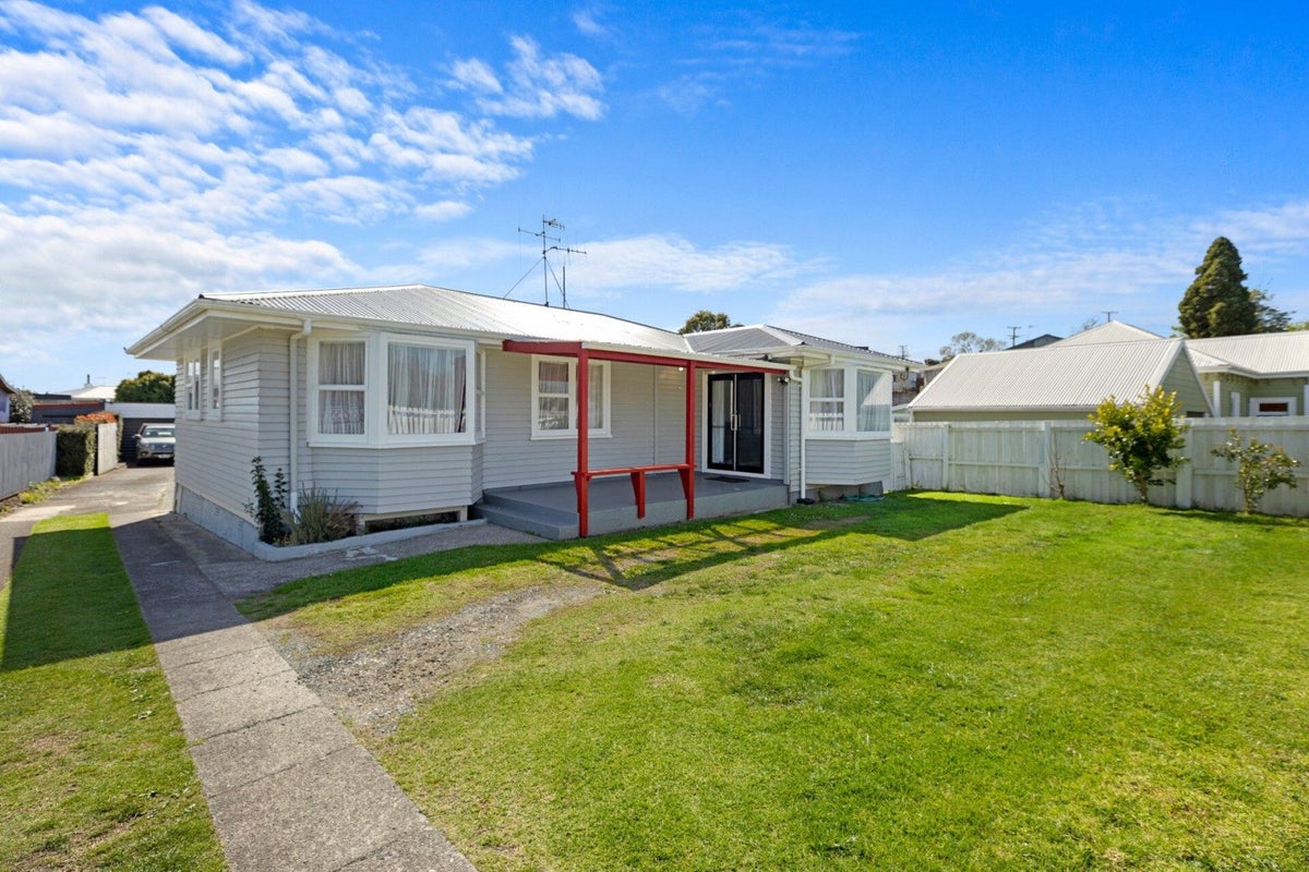 65 Clarke Street, Gate Pa, Tauranga - Carousel 12