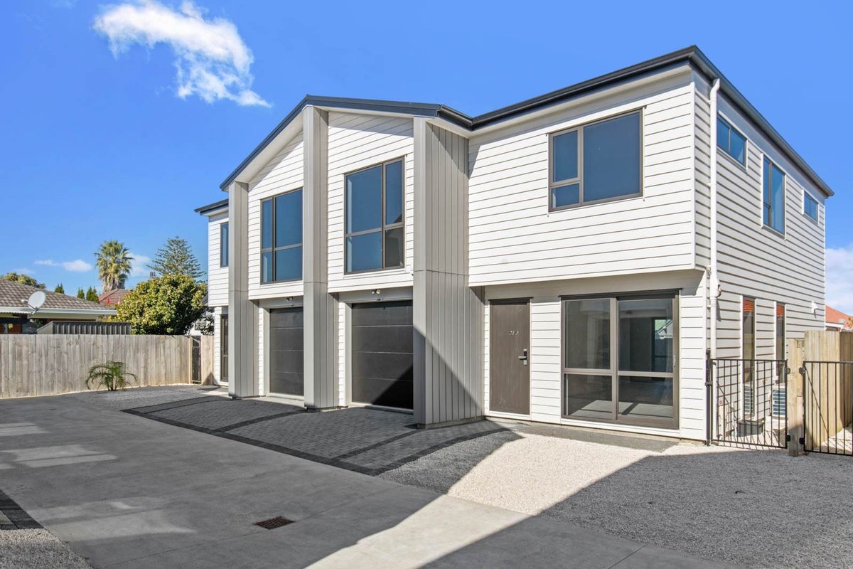12/13 Kimpton Road, Papatoetoe, Auckland - Carousel 2