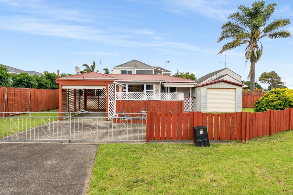 1 Korowai Street, Mount Maunganui, Mount Maunganui - Carousel 1