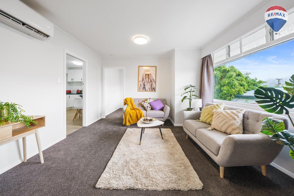 1/4 Faris Crescent, Wainuiomata, Lower Hutt - Carousel 2
