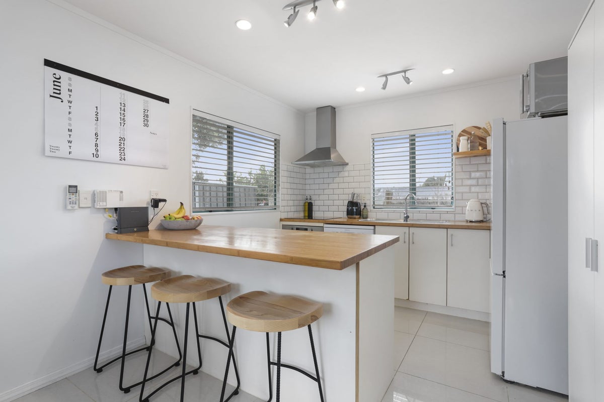 6 Crowther Street, Blockhouse Bay, Auckland - Carousel 2