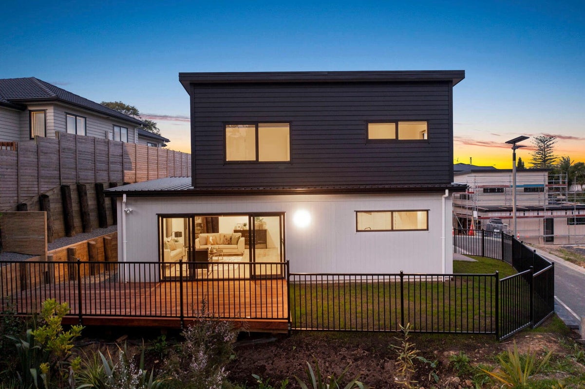 5 Libby Lane, Howick, Auckland - Carousel 1