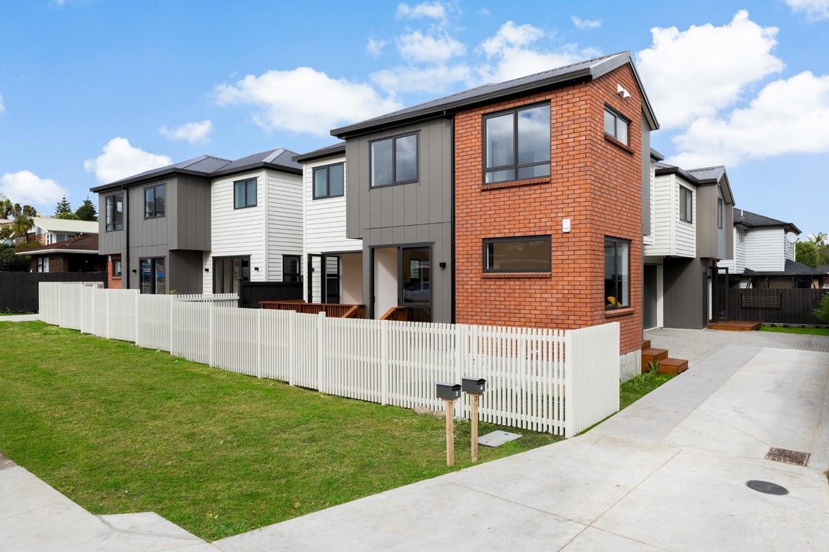 4/44 Abercrombie Street, Howick, Auckland - Carousel 12