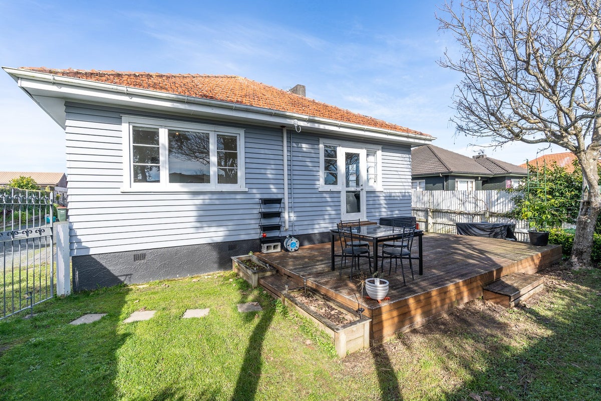 116 Clarkin Road, Fairfield, Hamilton, Waikato - Carousel 1