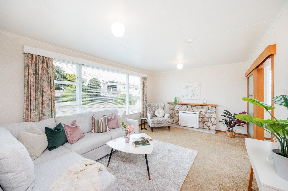 5 Kaituna Street, Milson, Palmerston North - Carousel 2