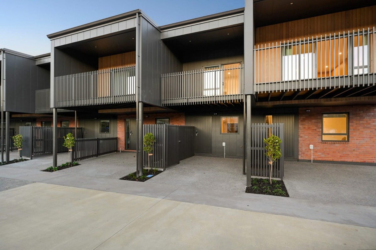 3/3 Vesty Avenue, Hillcrest, Hamilton - Carousel 12