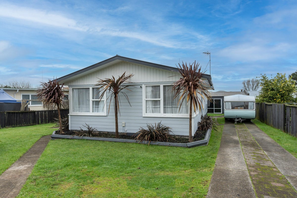 463 Kahikatea Drive, Dinsdale, Hamilton - Carousel 1