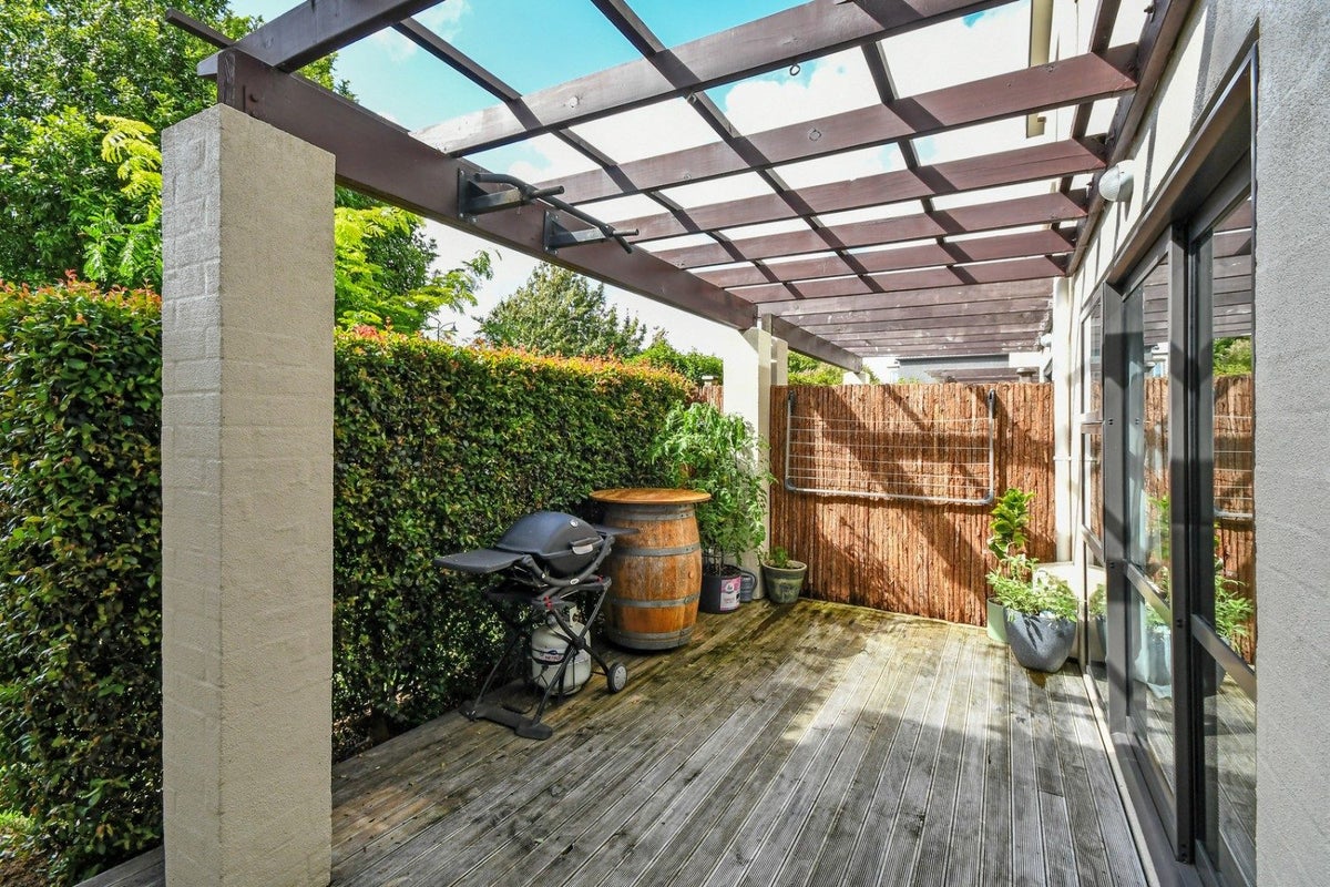 25 Popokatea Drive, Takanini, Auckland - Carousel 2
